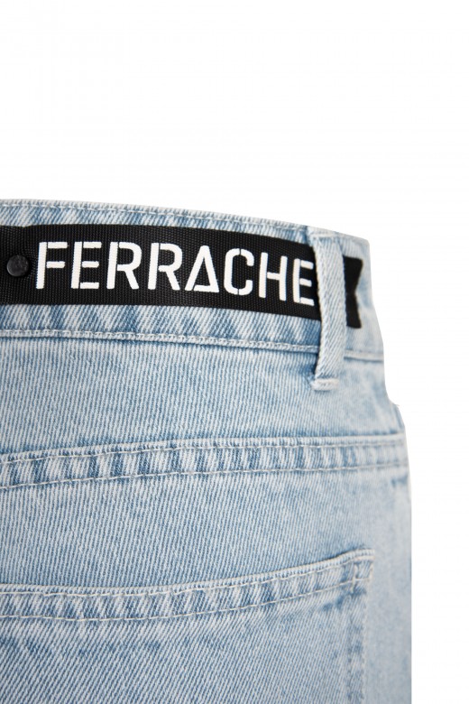 Jeans de pierna recta con bolsillo con logo en la parte posterior Jeans de pierna recta con bolsillo con logo en la parte posterior