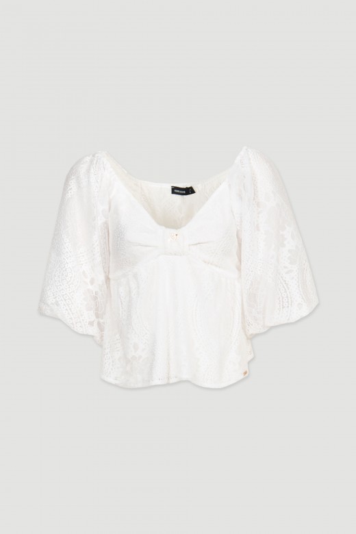 Short lace blouse with puffed sleeves