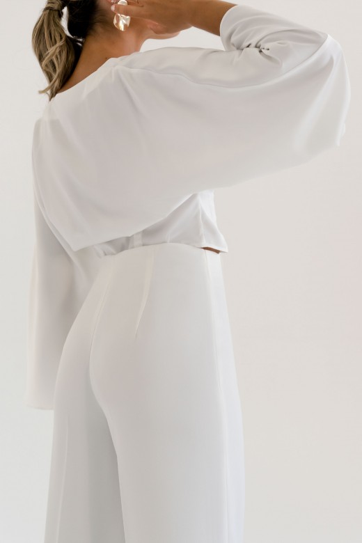 Cropped blouse with pleats