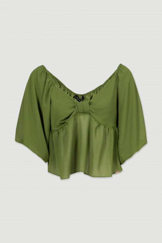 Short blouse with puffed sleeves