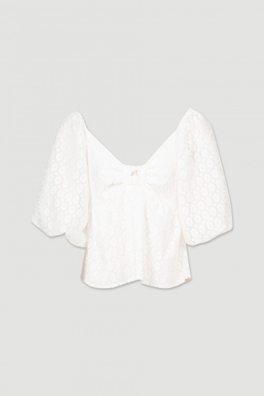 Short lace blouse with puffed sleeves