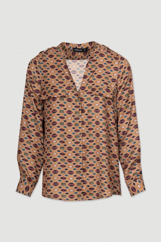 Asymmetrical shirt geometric pattern