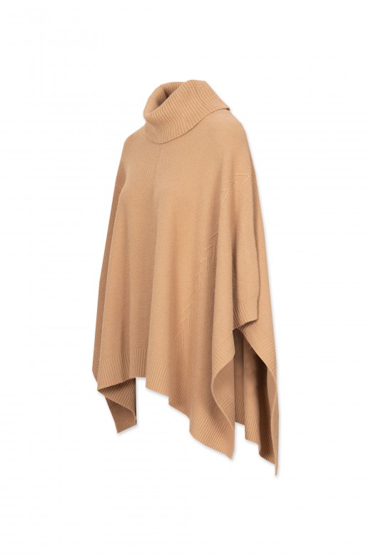 Knit cape with reliefs