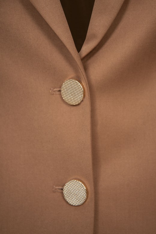 Fitted blazer with golden buttons