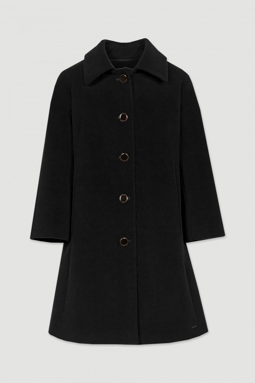 Straight coat with buttons