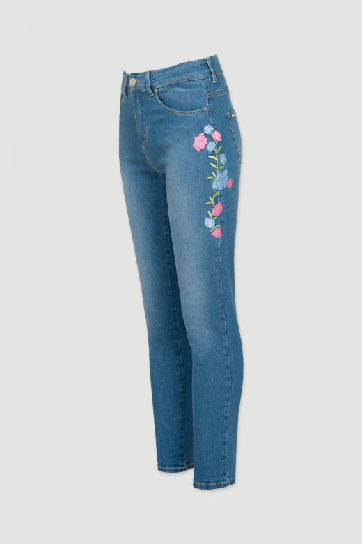 Floral embroidered jeans