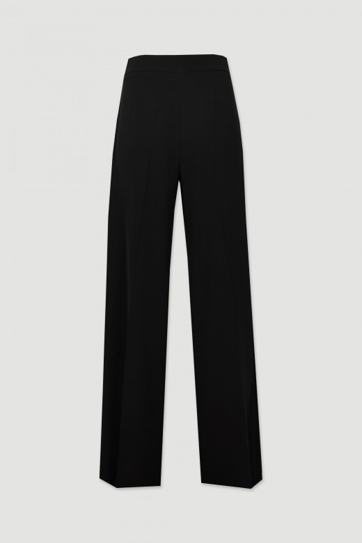 Calas clssicas wide leg com botes