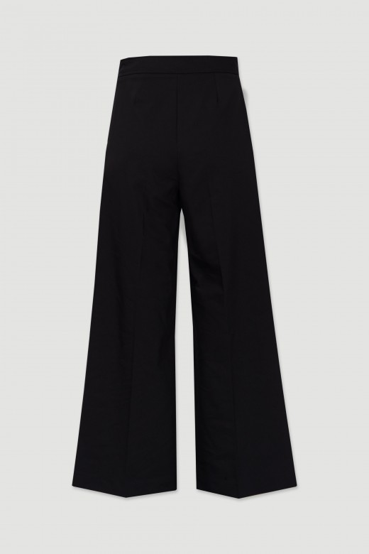Classic cropped pants