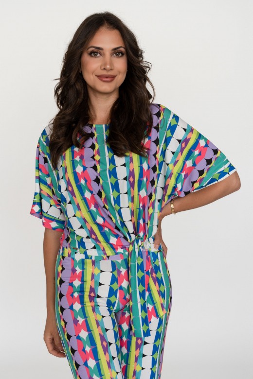 Geometric pattern t-shirt with bow