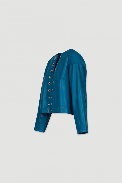 Chaqueta corta efecto piel con ojales