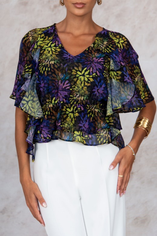 Patterned blouse with ruffles