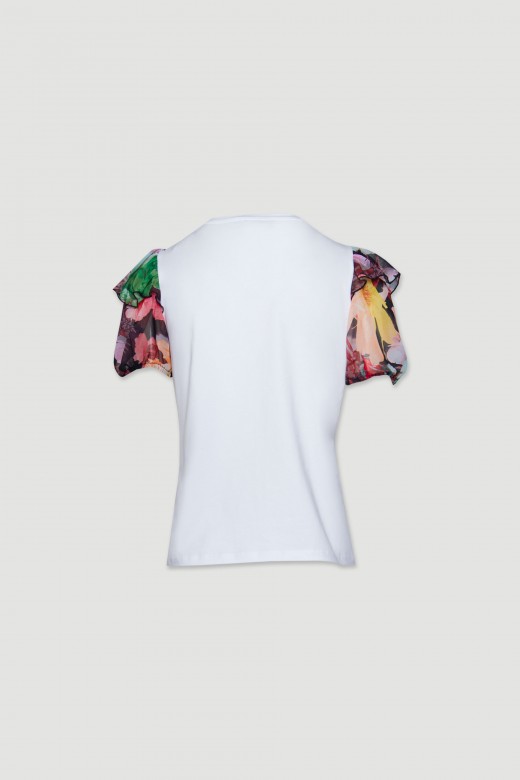 Camiseta con mangas estampadas