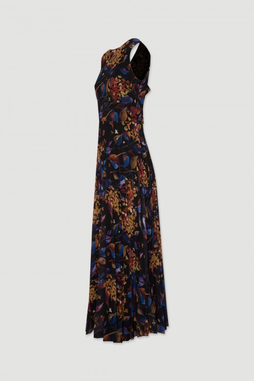 Long dress with a pattern