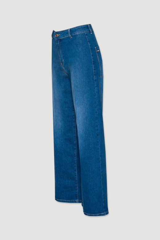 Short wide-leg jeans