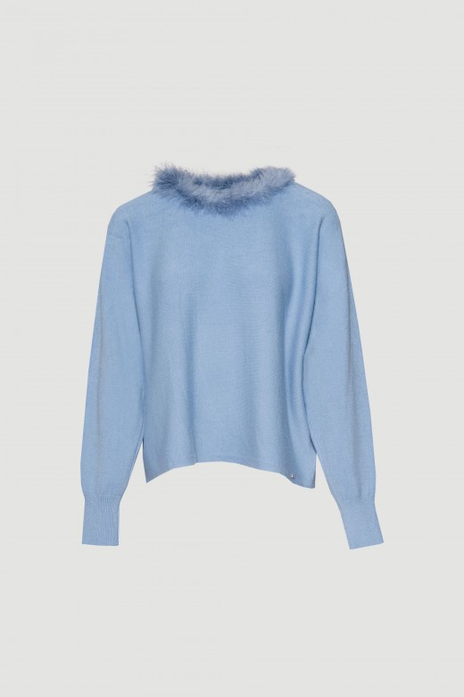 Sweater with faux fur collar