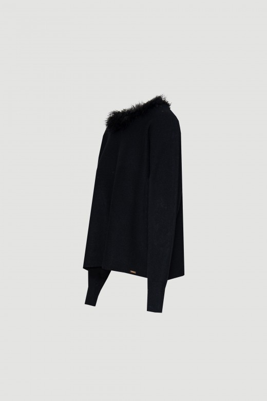 Sweater with faux fur collar