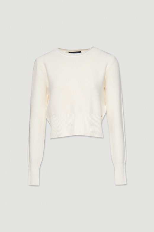 Short knit sweater