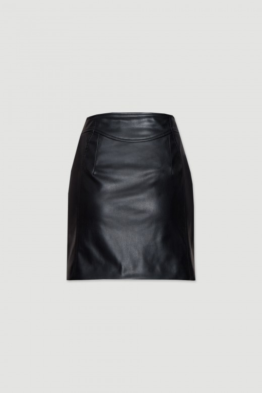 Falda de cuero sintético con cierres personalizados