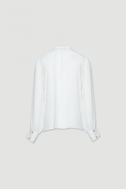 Blusa com folhos
