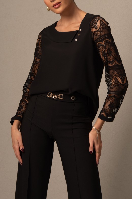 Fluid tunic with lace sleeves