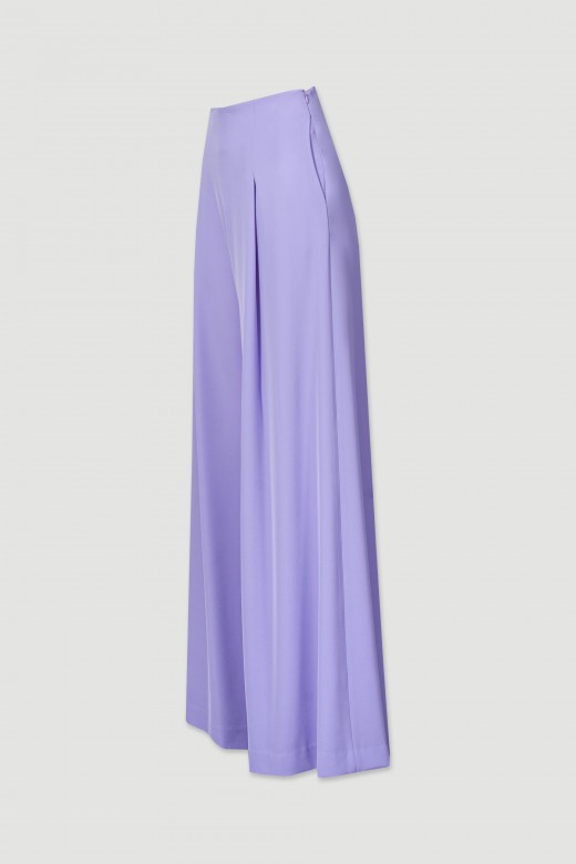 Wide leg pants with a front pleat