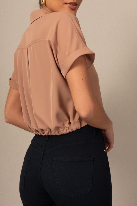 Short-sleeved cropped blouse