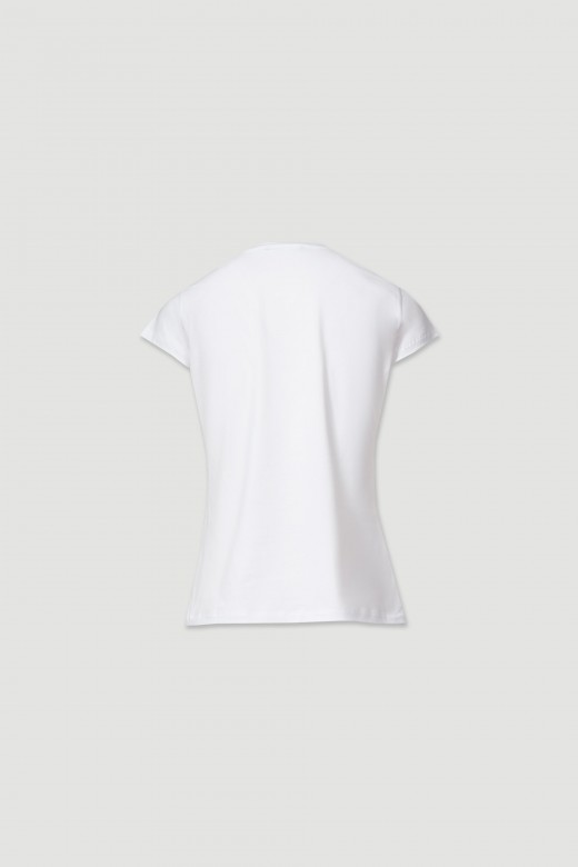 Basic t-shirt with embroidery on the front