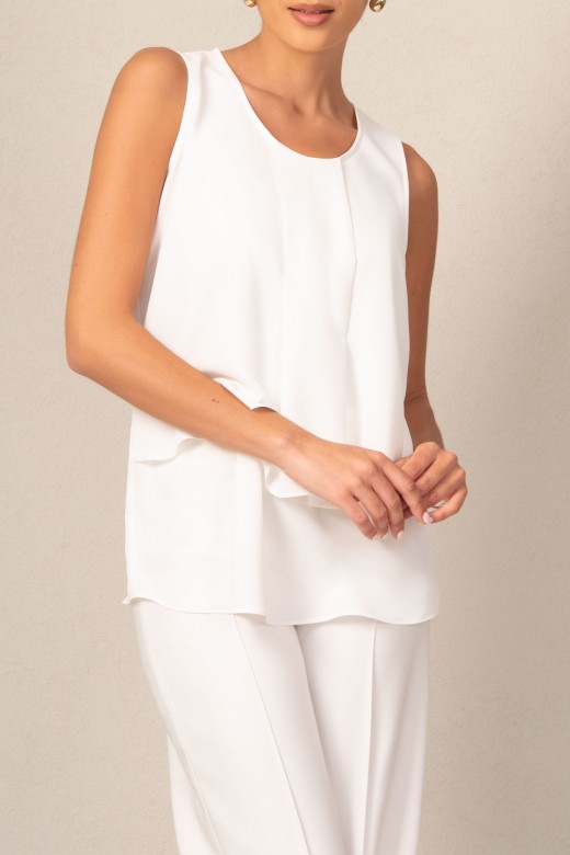 Flowy top with double fabric at the front