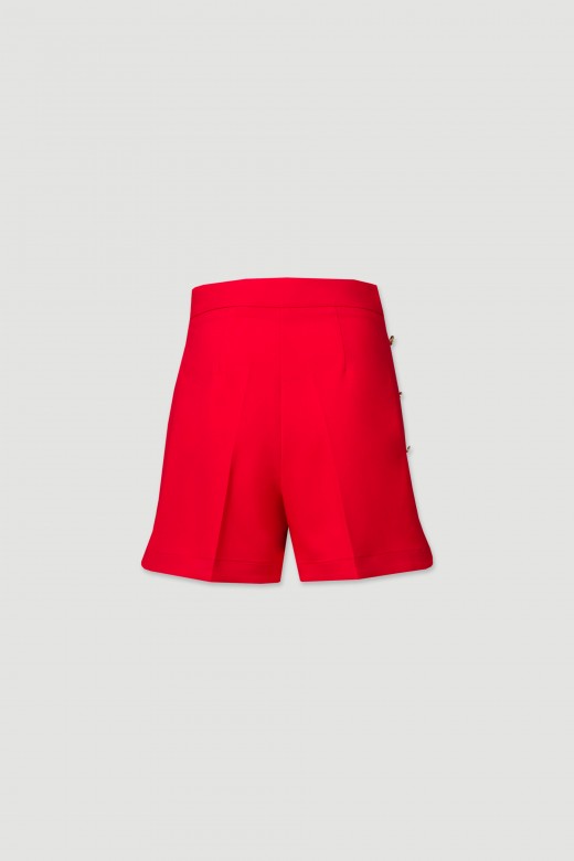 Shorts with front pleats