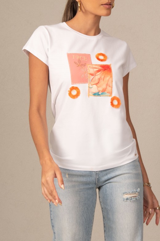 Basic t-shirt with print on the front