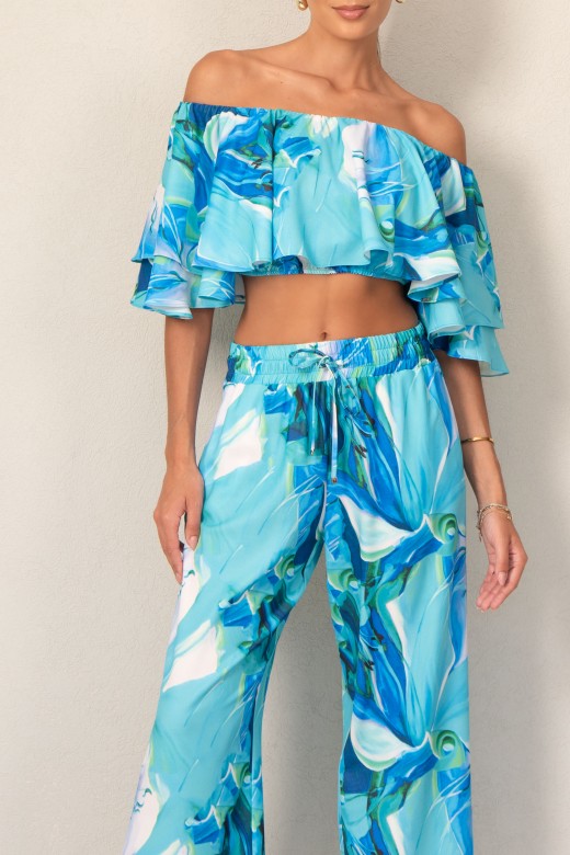 Crop top with pattern and double-layered ruffle fabric