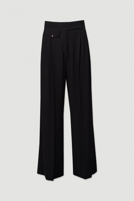 Wide-leg trousers with front crossover closure