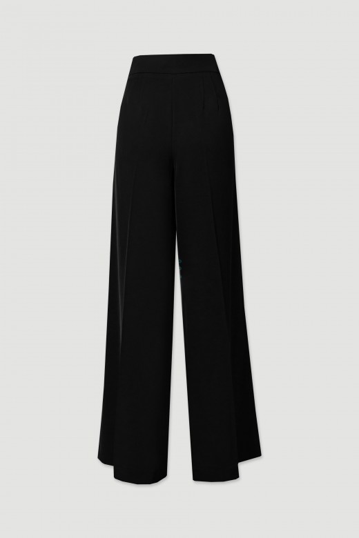 Wide-leg trousers with pleats at the front