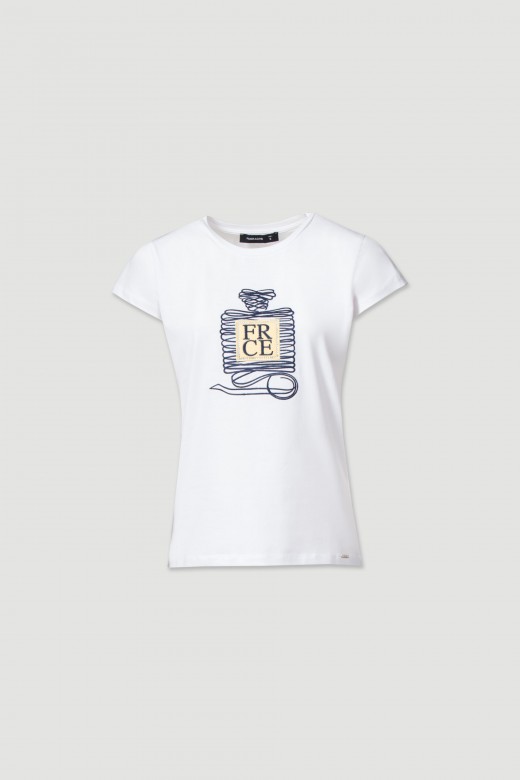 T-shirt bsica com texto bordado na frente