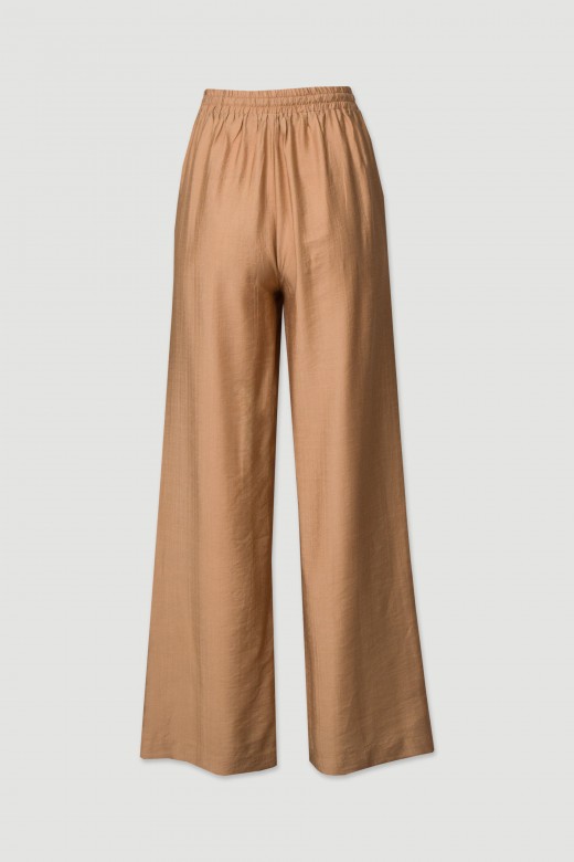 Fluid wide-leg pants with elastic belt