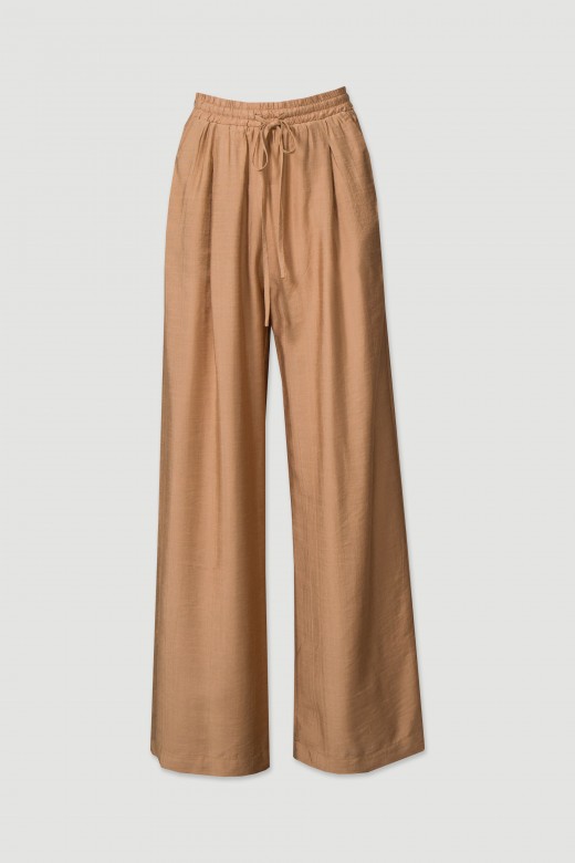 Fluid wide-leg pants with elastic belt