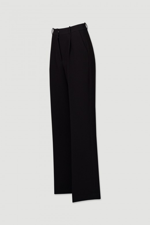 Classic pants with front pleats