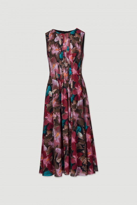 Fluid floral dress with pleat detail