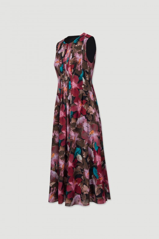 Vestido fluido floral com detalhe de pregas