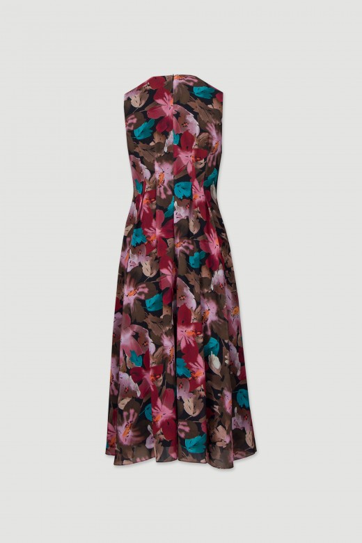 Fluid floral dress with pleat detail