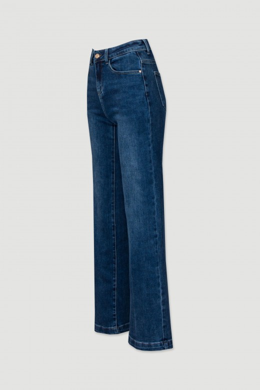 High-waisted straight jeans