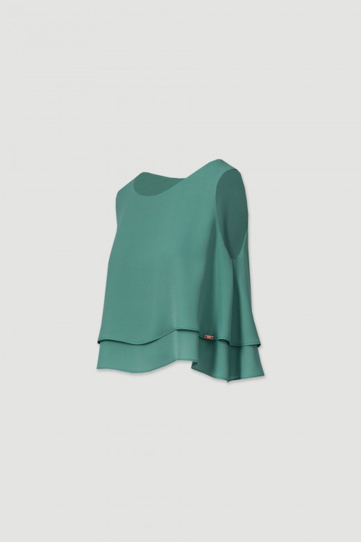 Short top with double-layer fabric