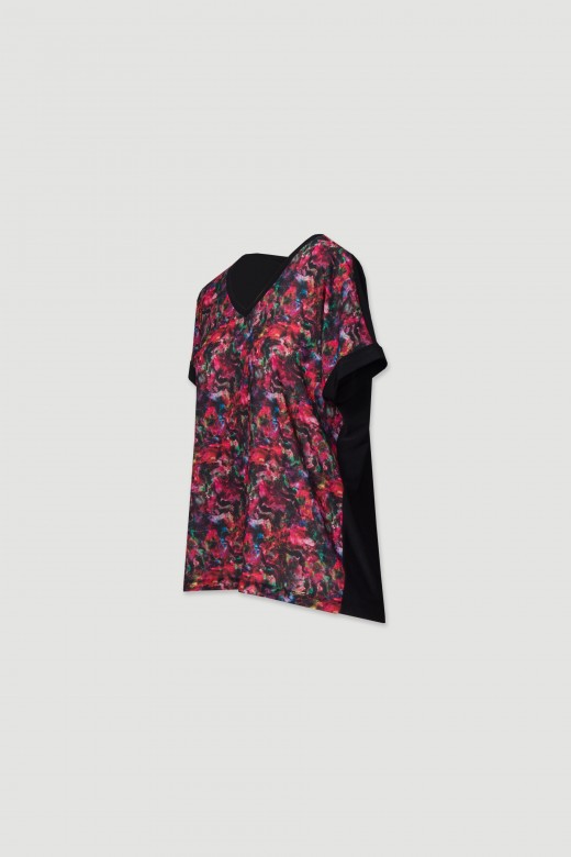 Blouse with floral printed fabric on the front