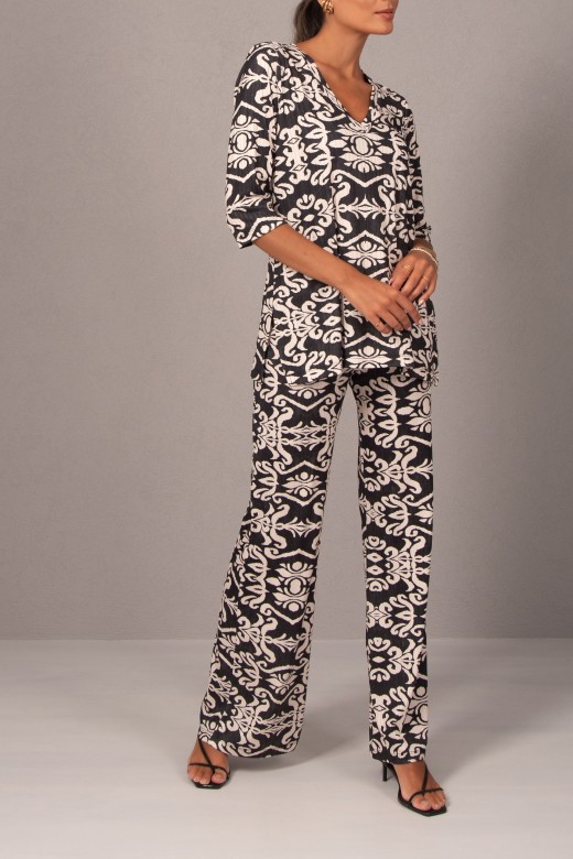 Wide-leg pants in printed knit fabric