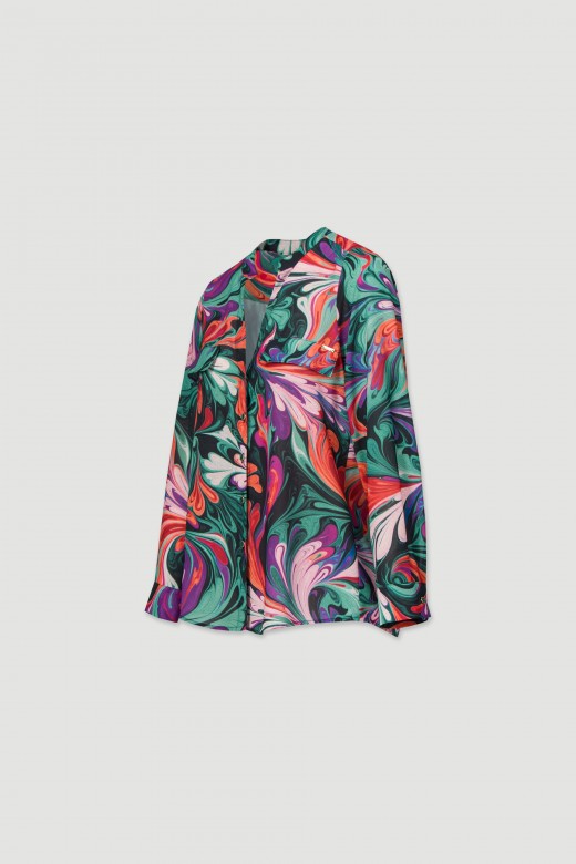 Blusa estampada con escote en v