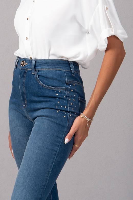 High-waisted jeans with transfer appliqu