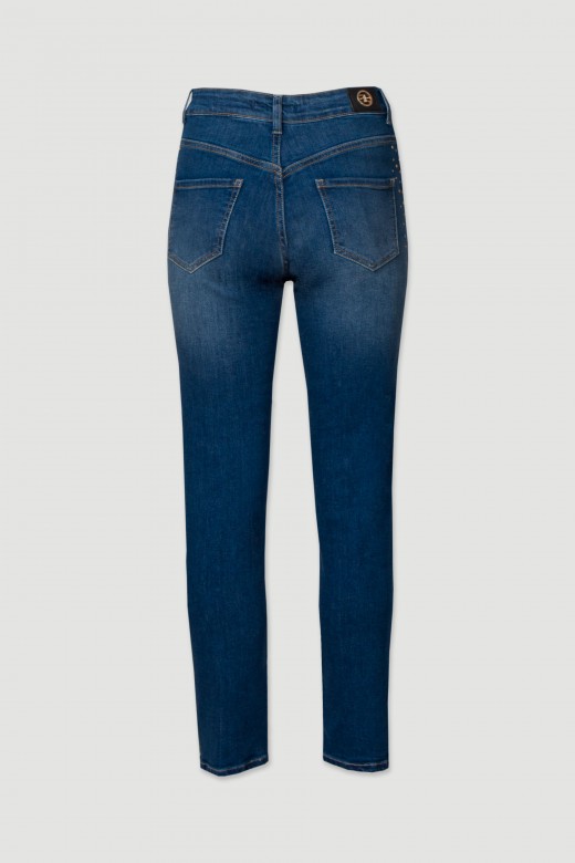 High-waisted jeans with transfer appliqu