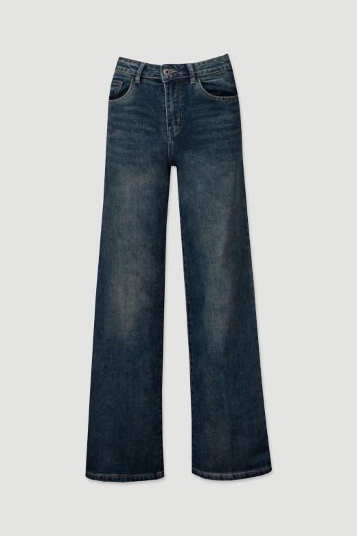 Jeans estilo straight cintura subida