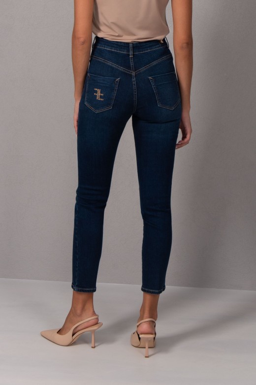 High-waisted jeans with transfer application on pocket