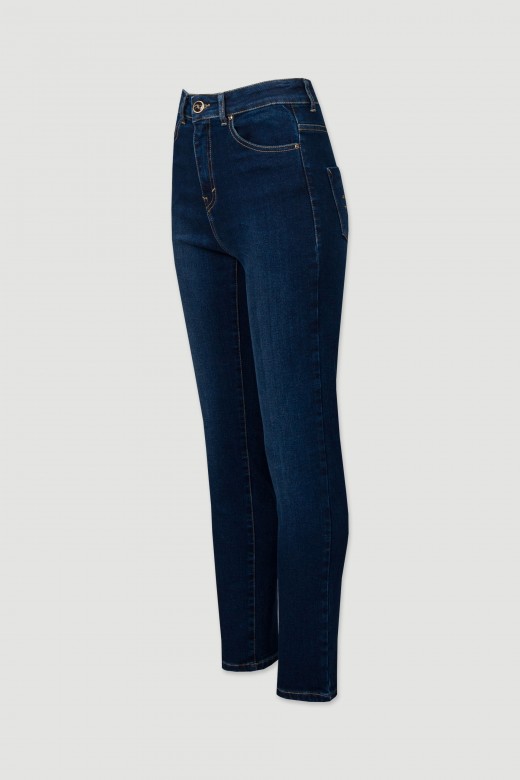 High-waisted jeans with transfer application on pocket